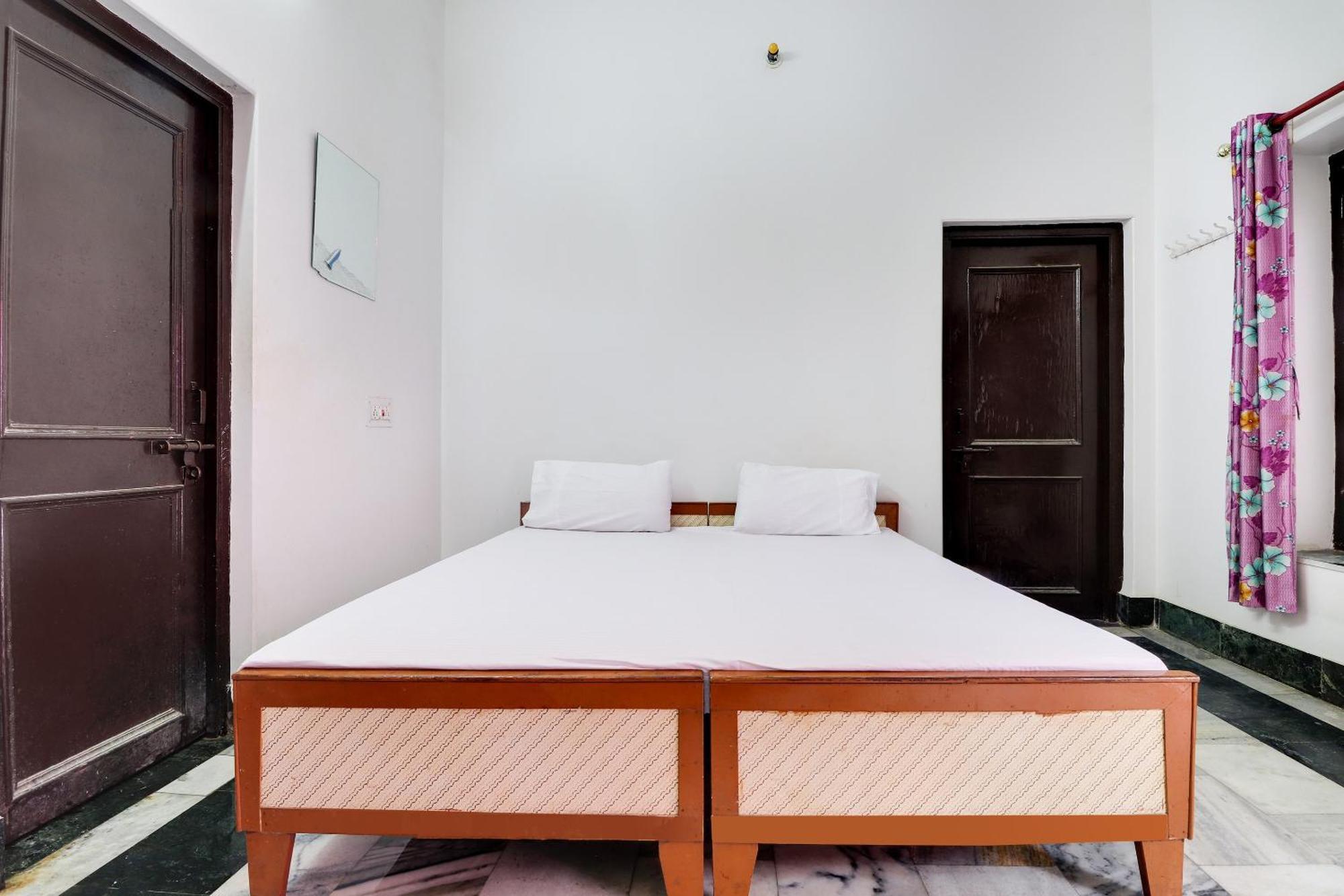 Hotel O Hanuman Bagh Ayodhya ภายนอก รูปภาพ